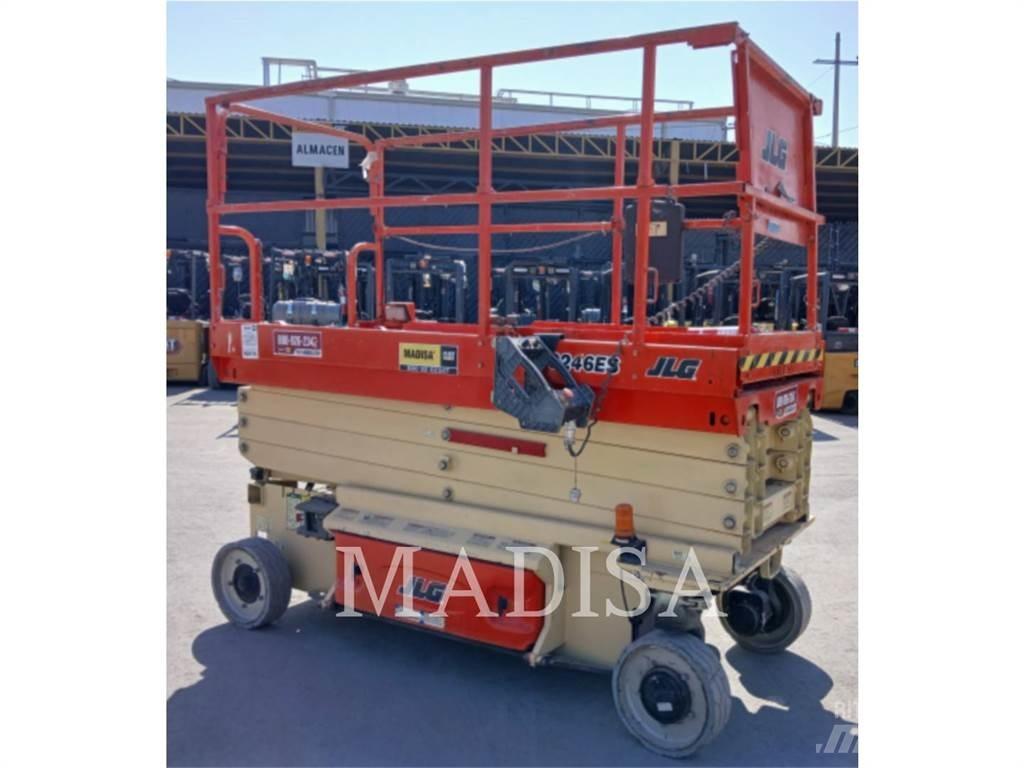 JLG 3246ES Saksilavat