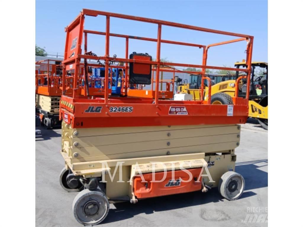 JLG 3246ES Saksilavat