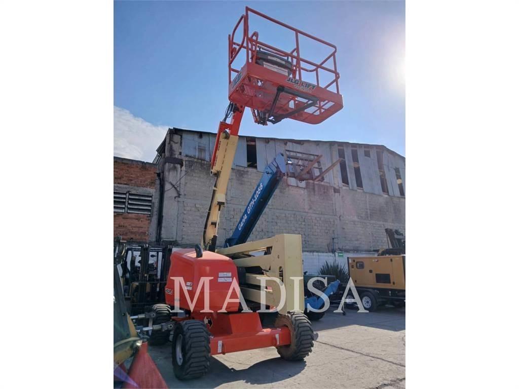 JLG 450AJ 4WD Kuukulkijat