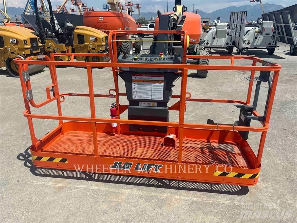 JLG 460SJ SP Kuukulkijat