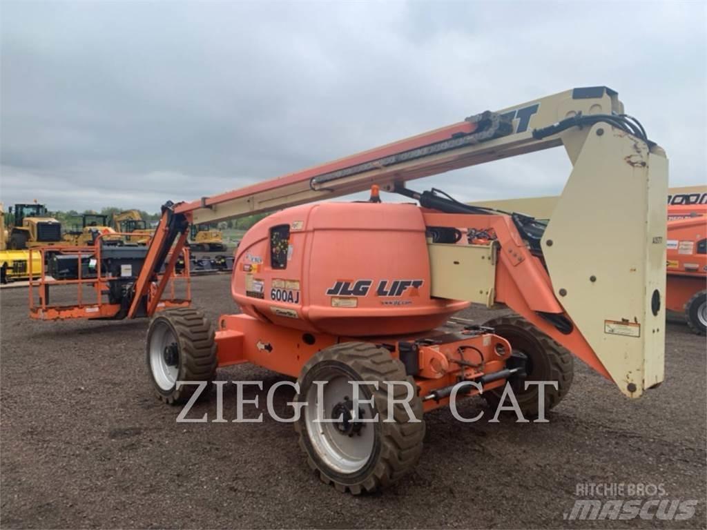 JLG 600AJ Kuukulkijat