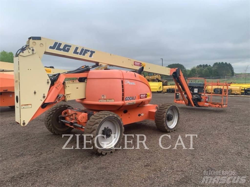 JLG 600AJ Kuukulkijat