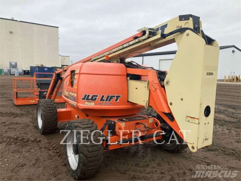JLG 600AJ Kuukulkijat