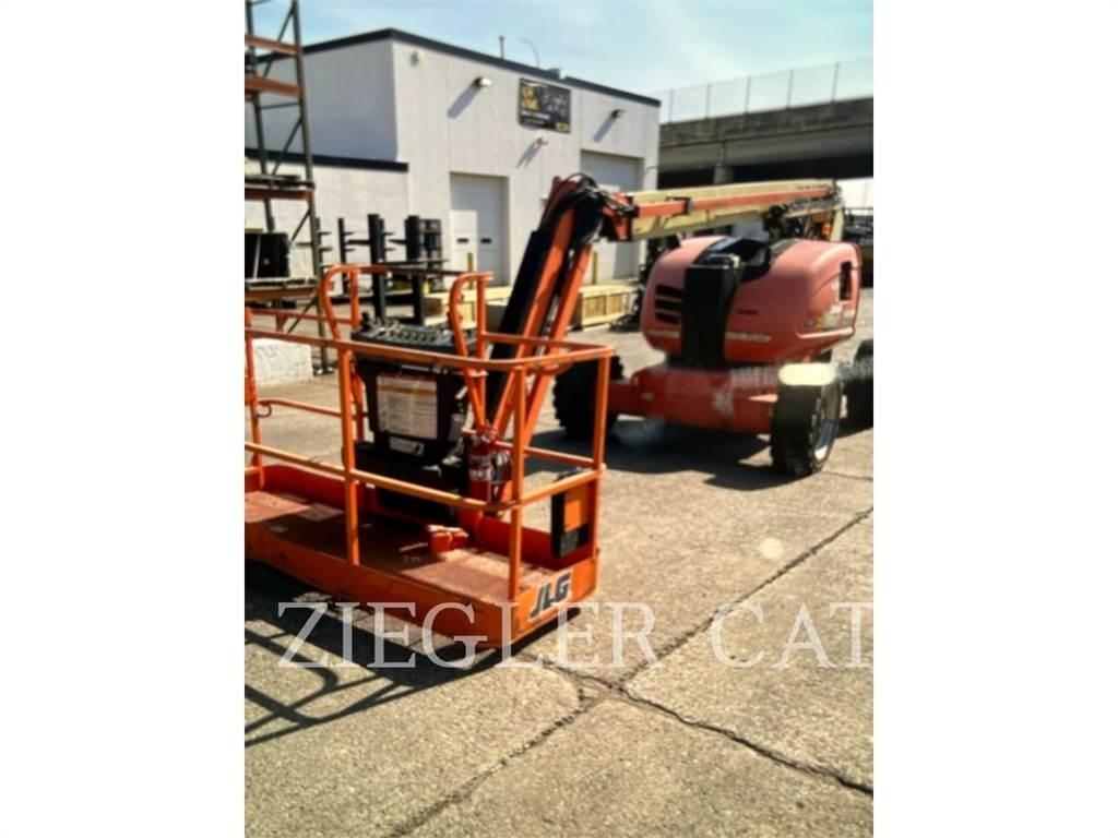 JLG 600AJ Kuukulkijat