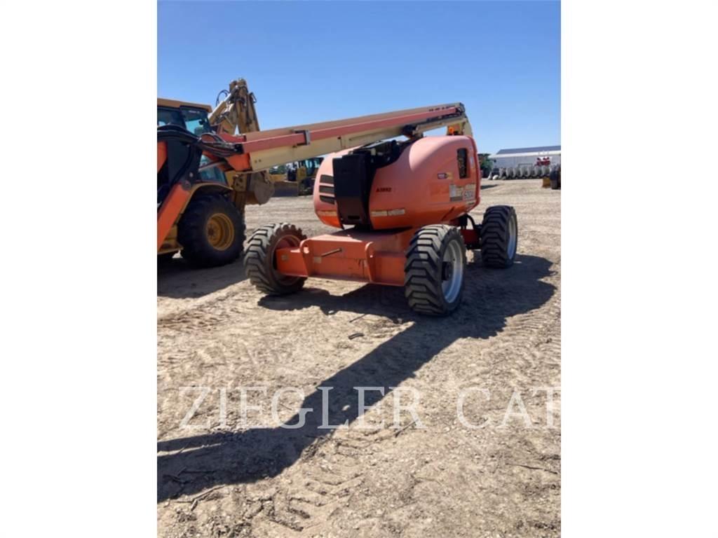 JLG 600AJ Kuukulkijat