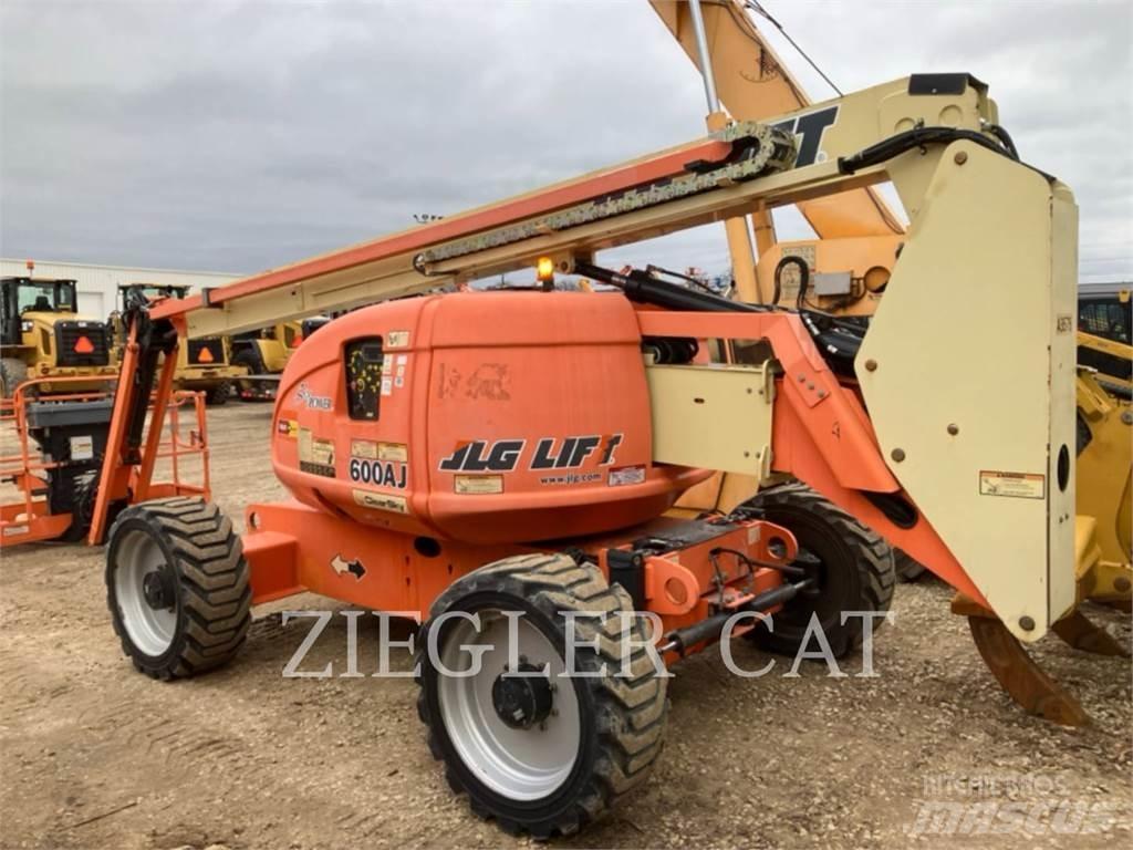 JLG 600AJ Kuukulkijat