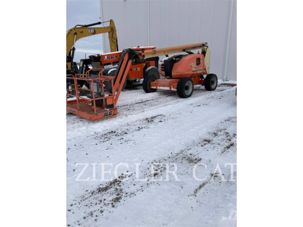 JLG 600AJ Kuukulkijat