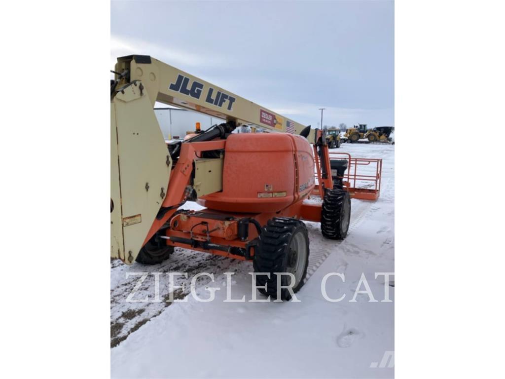 JLG 600AJ Kuukulkijat