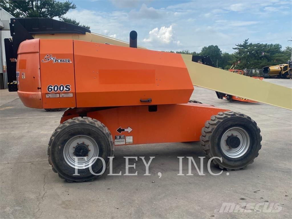 JLG 600S Kuukulkijat