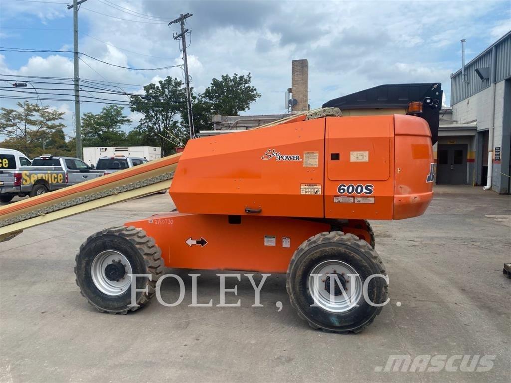 JLG 600S Kuukulkijat