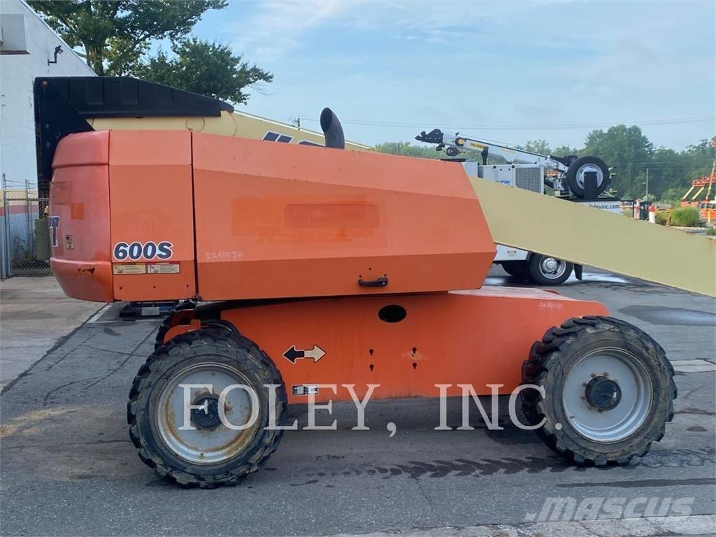 JLG 600S Kuukulkijat
