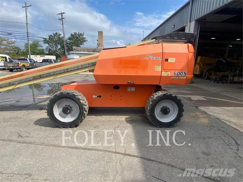 JLG 600S Kuukulkijat