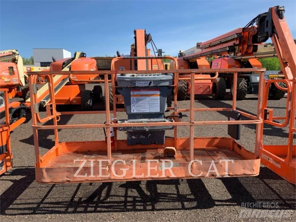 JLG 800AJ Kuukulkijat