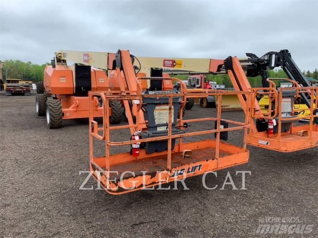 JLG 800AJ Kuukulkijat