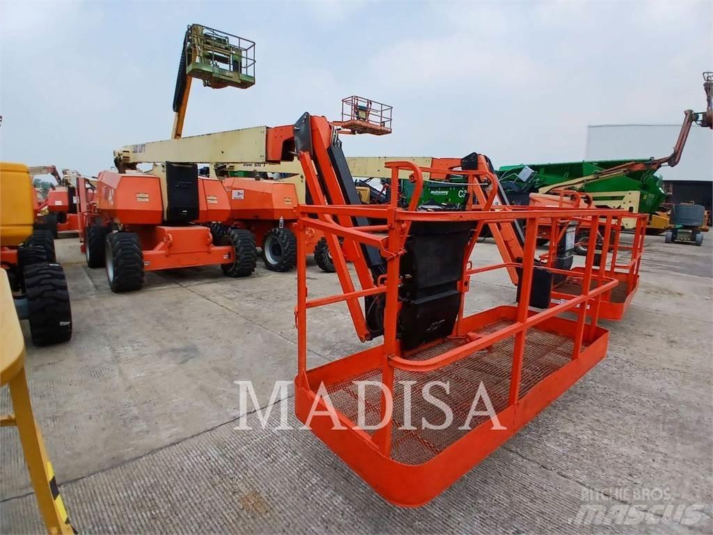 JLG 800AJ Kuukulkijat