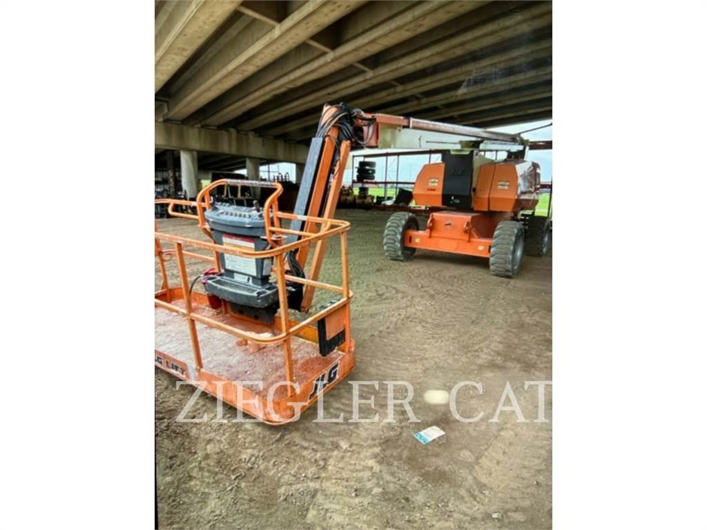 JLG 800AJ Kuukulkijat