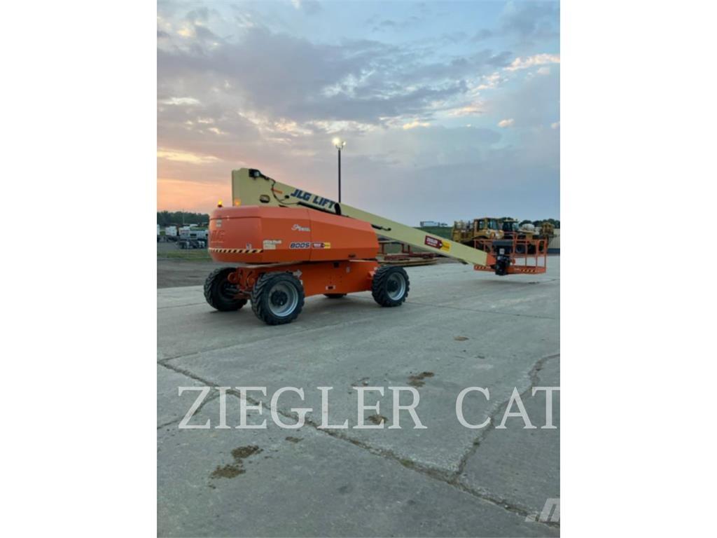 JLG 800S Kuukulkijat