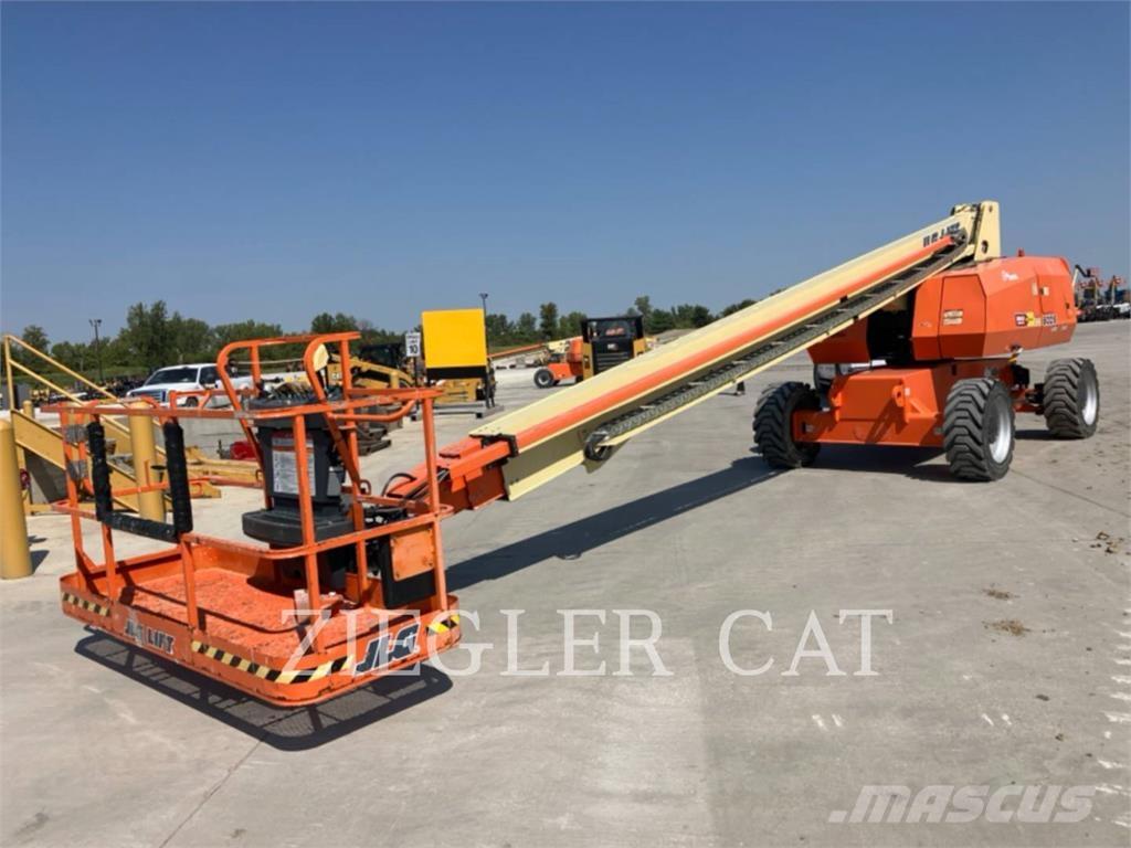 JLG 800S Kuukulkijat