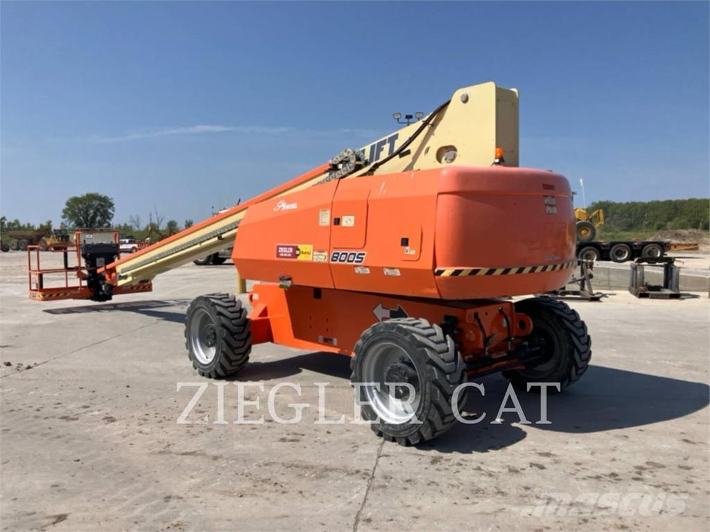 JLG 800S Kuukulkijat