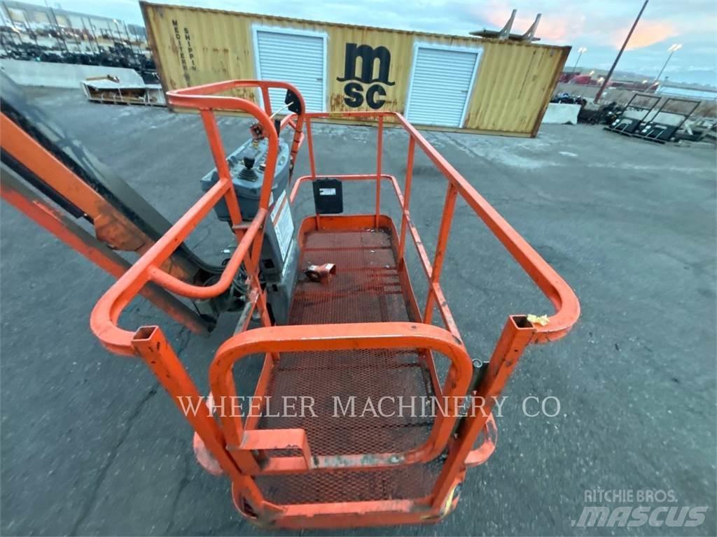 JLG 860SJ Kuukulkijat