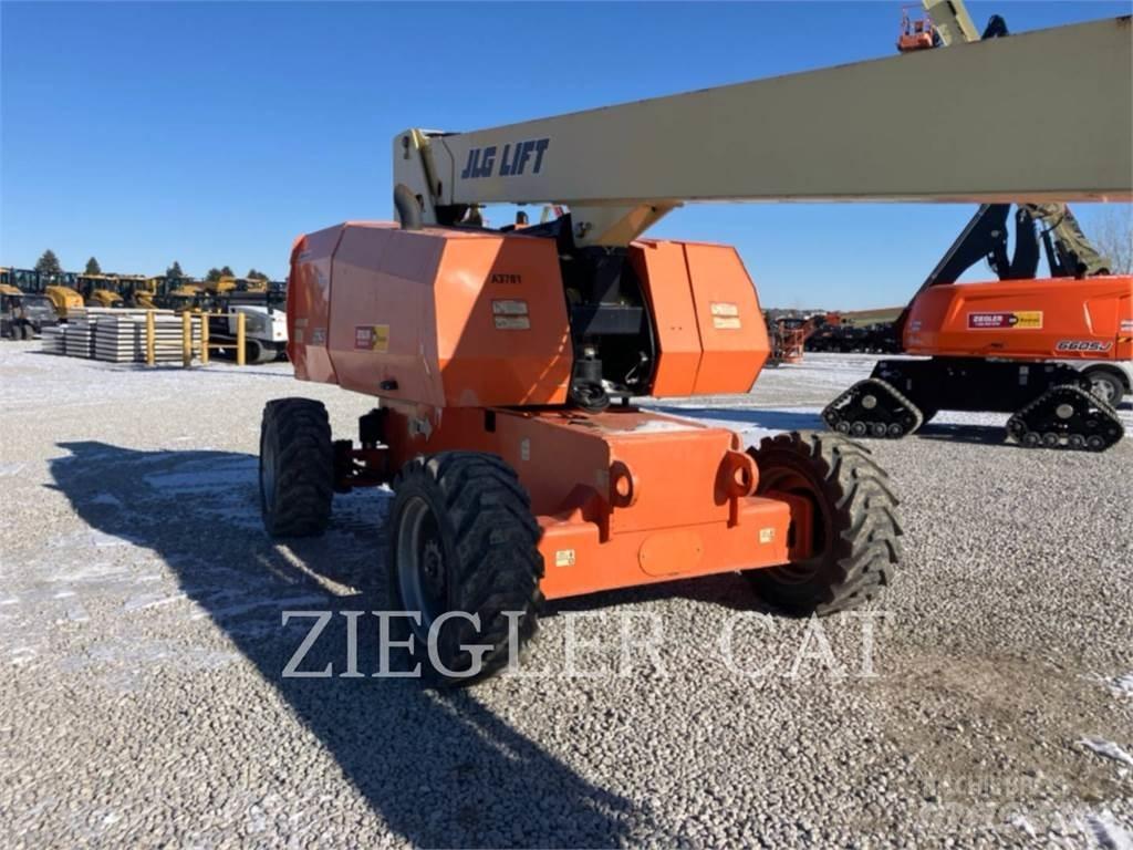 JLG 860SJ Kuukulkijat