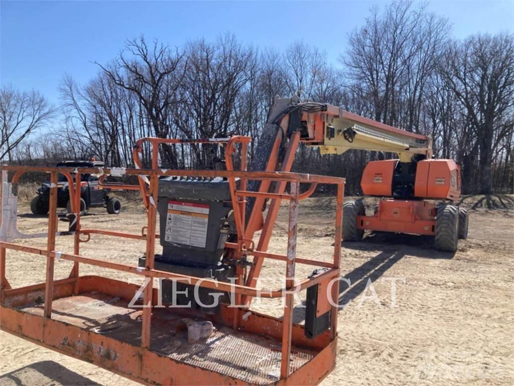 JLG 860SJ Kuukulkijat