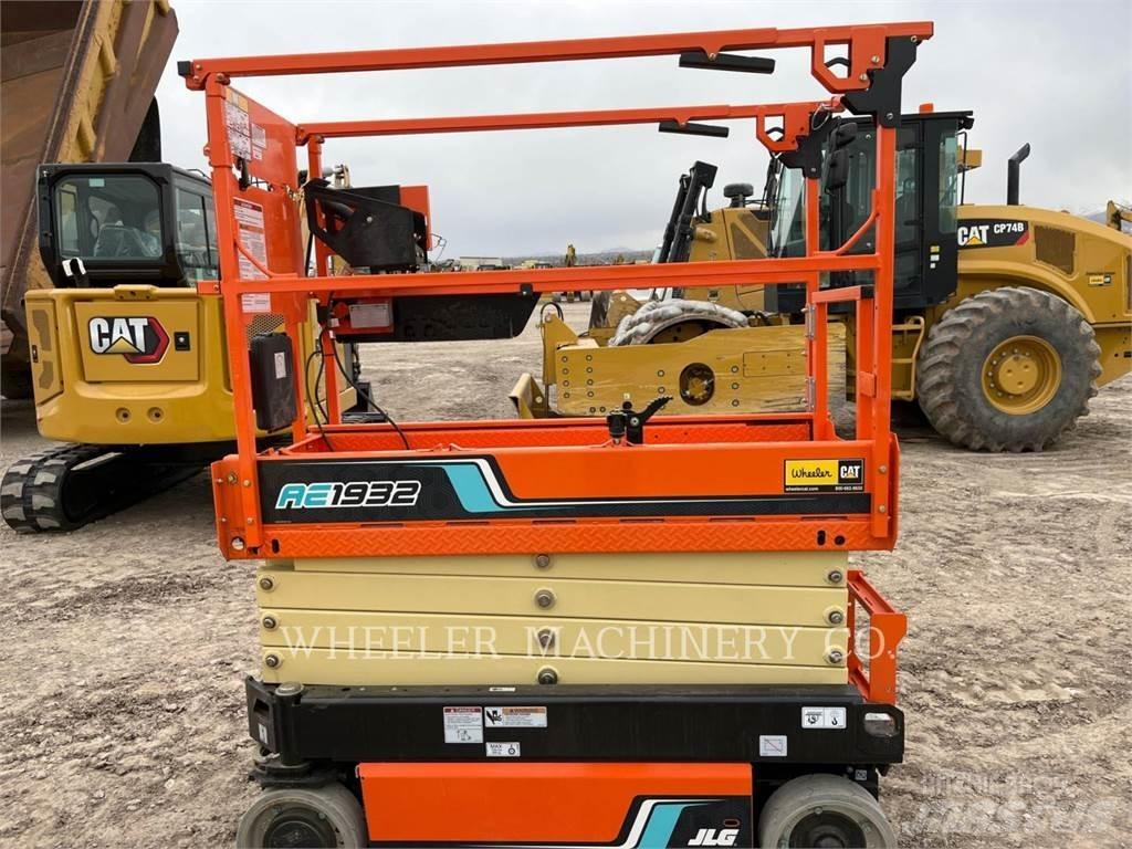JLG AE1932 Saksilavat
