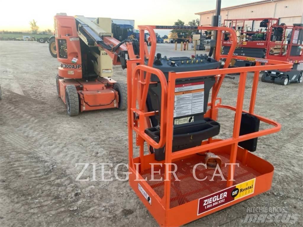JLG E300AJP Kuukulkijat