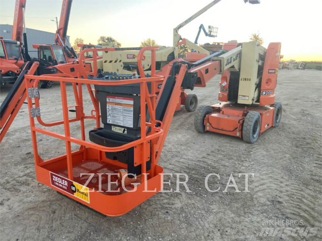 JLG E300AJP Kuukulkijat