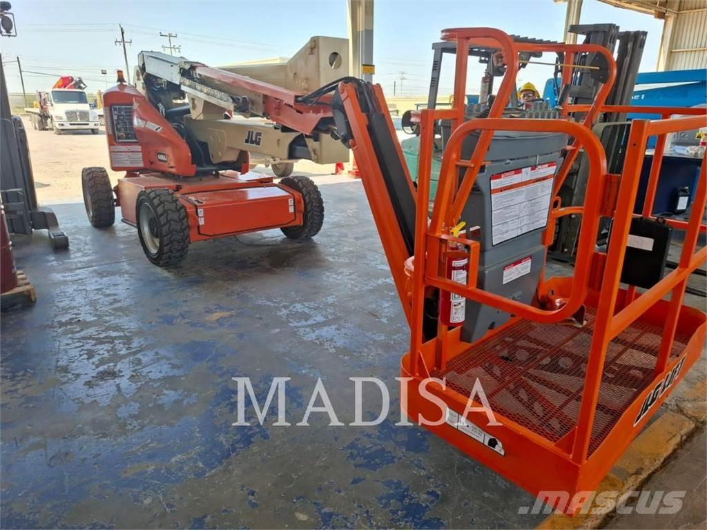 JLG E450AJ Kuukulkijat