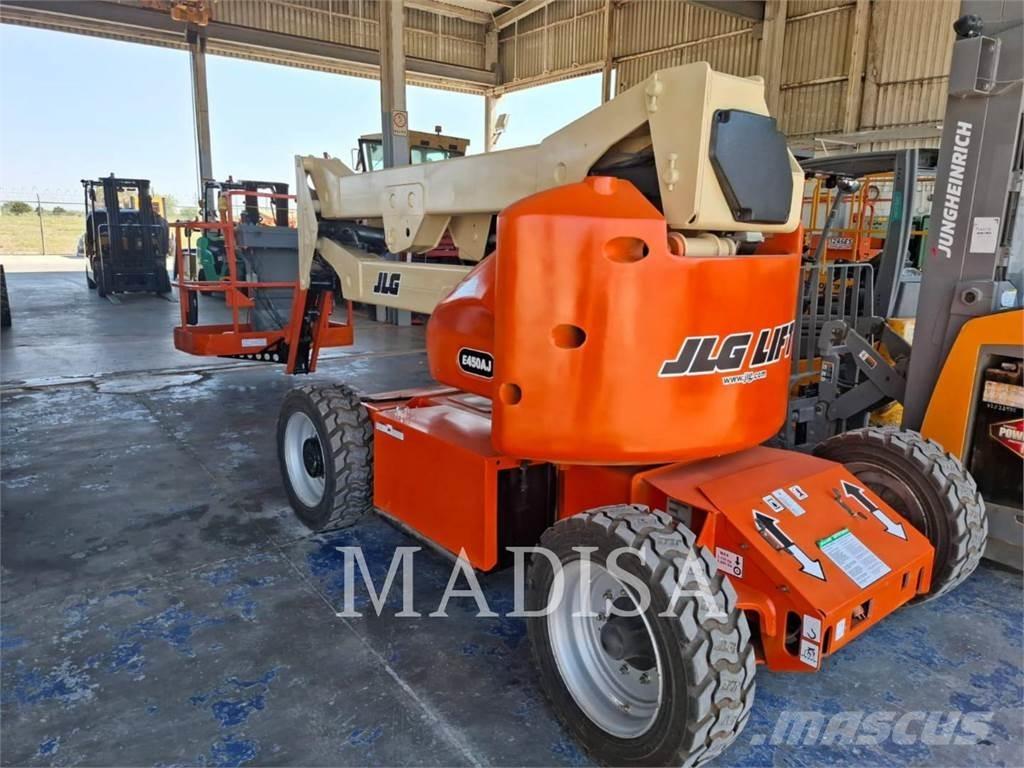 JLG E450AJ Kuukulkijat