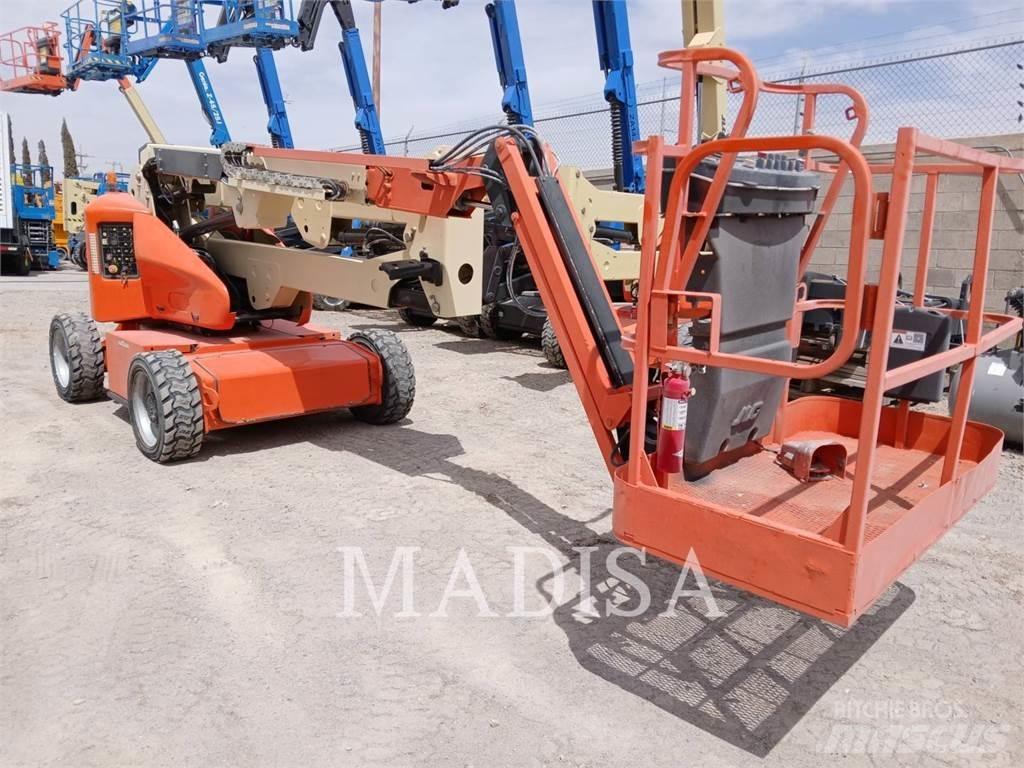JLG E450AJ Kuukulkijat
