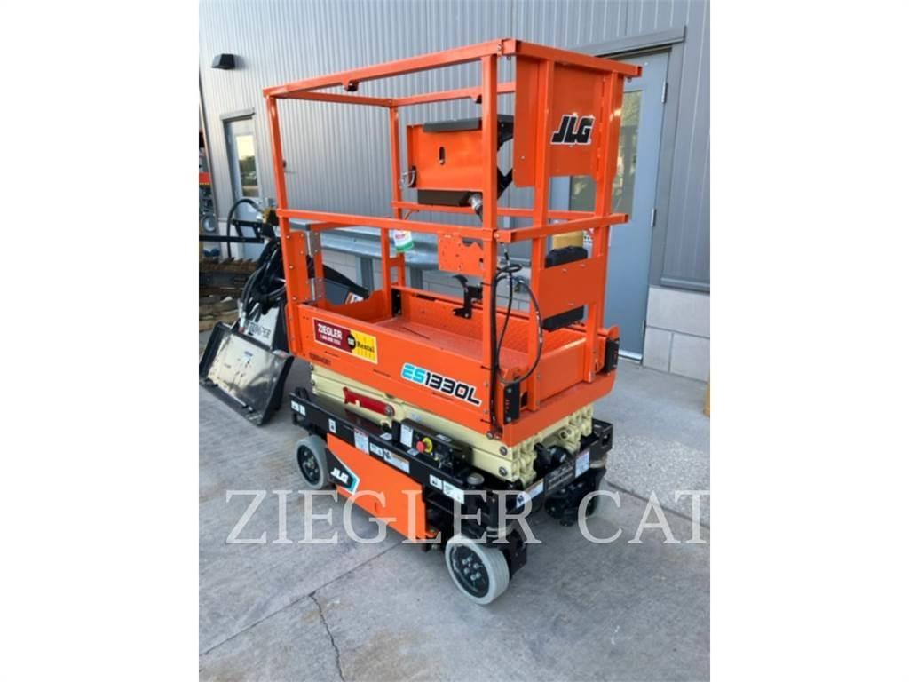 JLG ES1330L Saksilavat