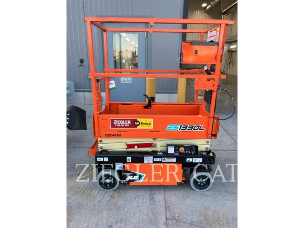 JLG ES1330L Saksilavat