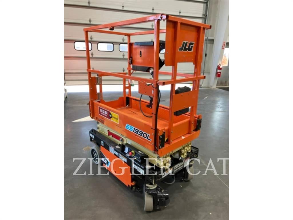 JLG ES1330L Saksilavat