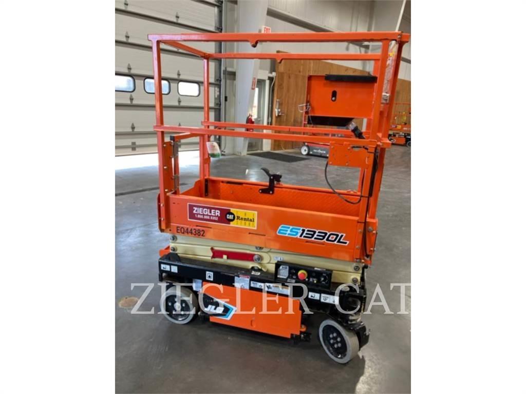 JLG ES1330L Saksilavat