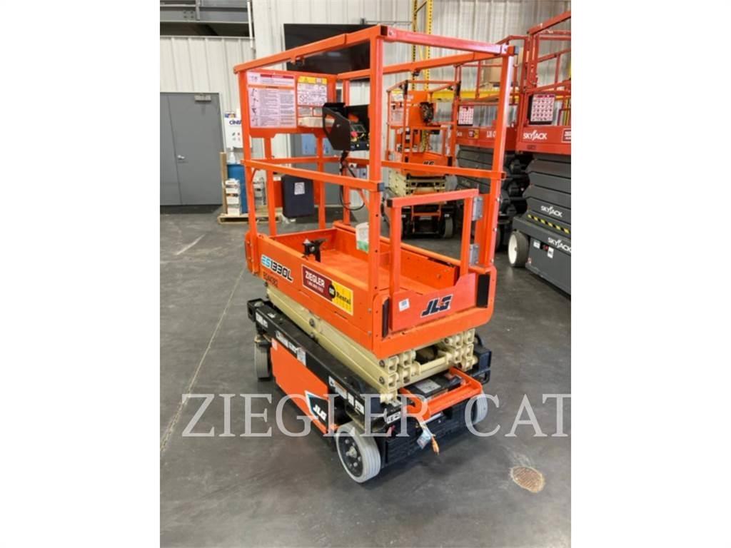 JLG ES1330L Saksilavat