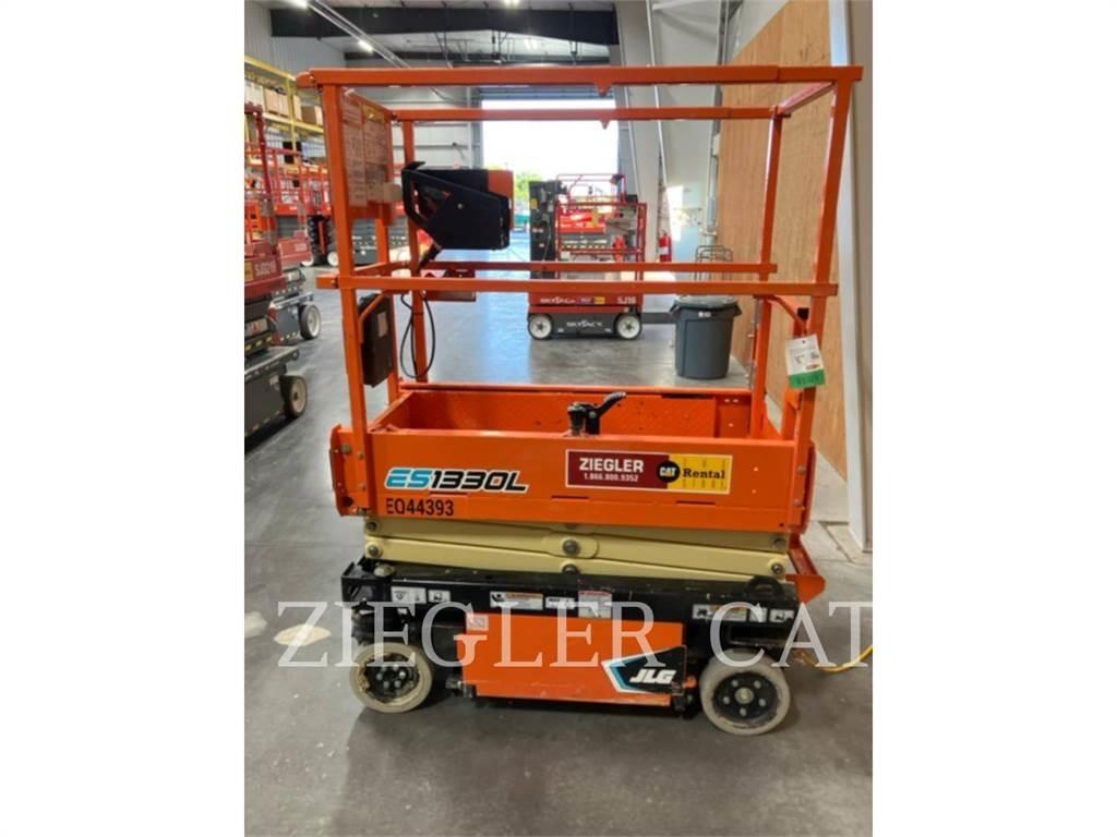 JLG ES1330L Saksilavat