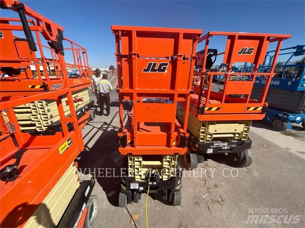 JLG ES1932 Saksilavat