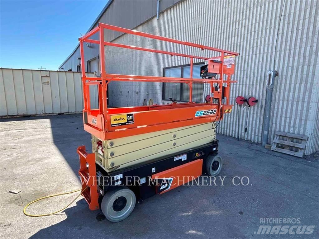 JLG ES2632 Saksilavat
