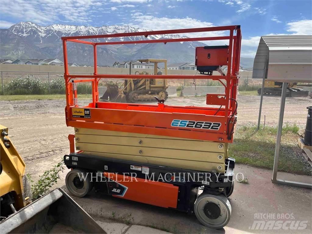 JLG ES2632 Saksilavat