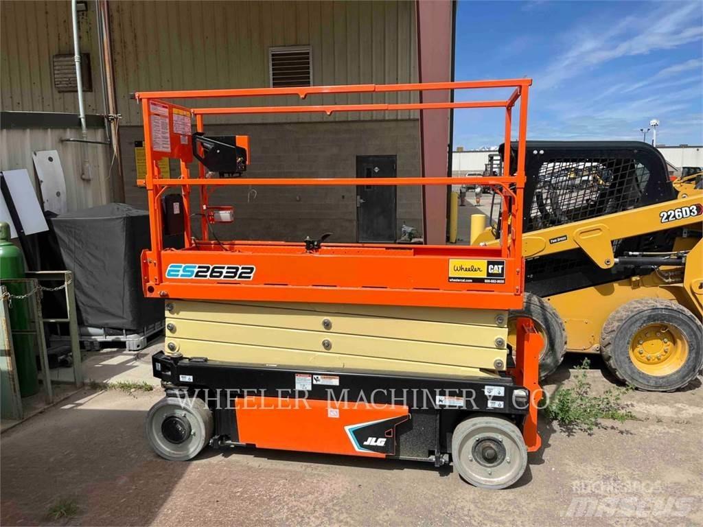 JLG ES2632 Saksilavat