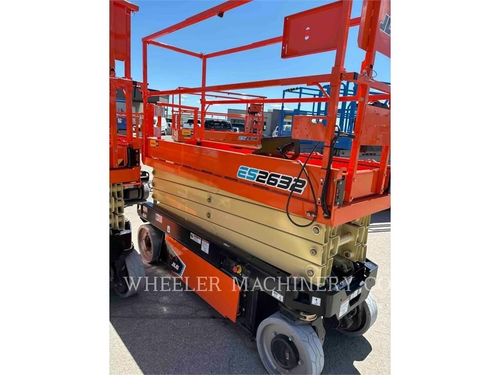 JLG ES2632 Saksilavat