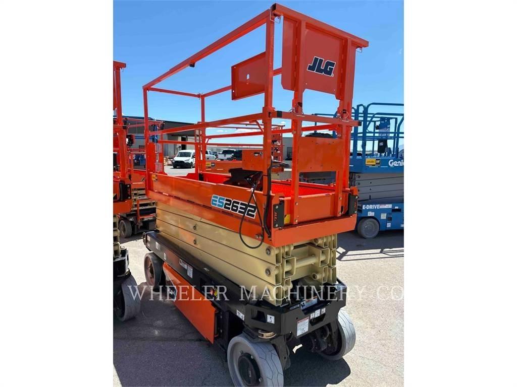 JLG ES2632 Saksilavat