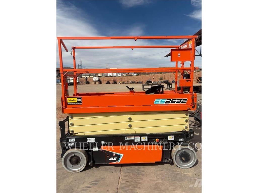 JLG ES2632 Saksilavat