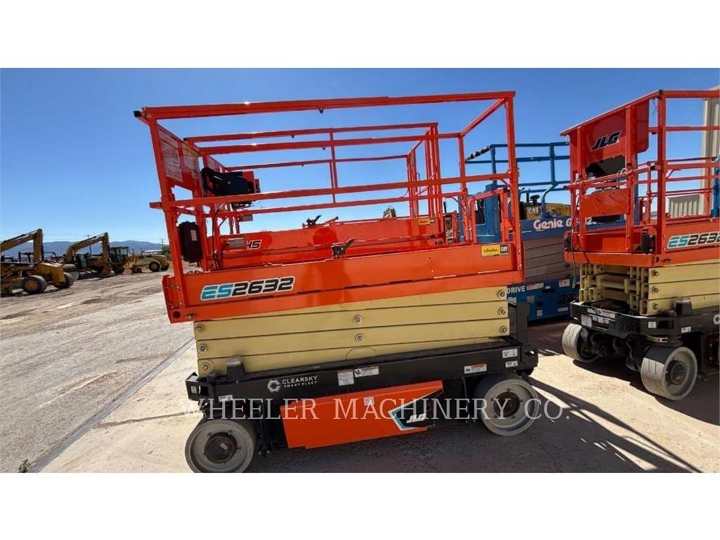JLG ES2632 Saksilavat
