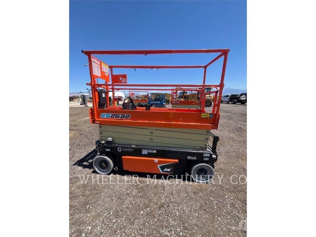 JLG ES2632 Saksilavat