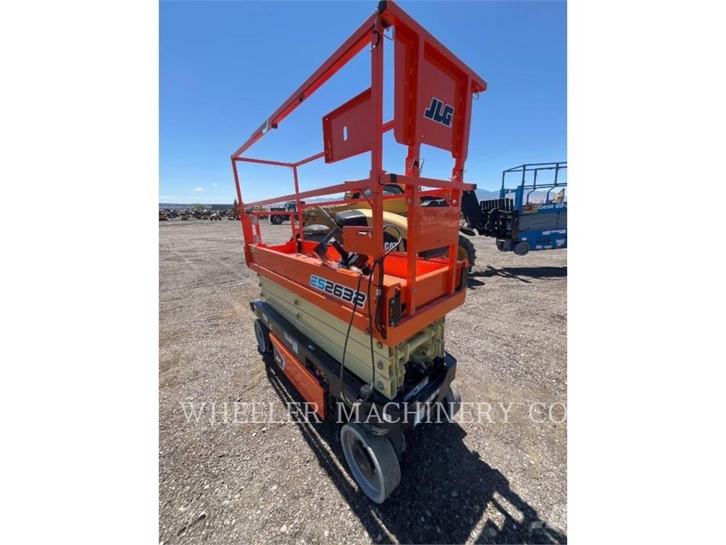 JLG ES2632 Saksilavat
