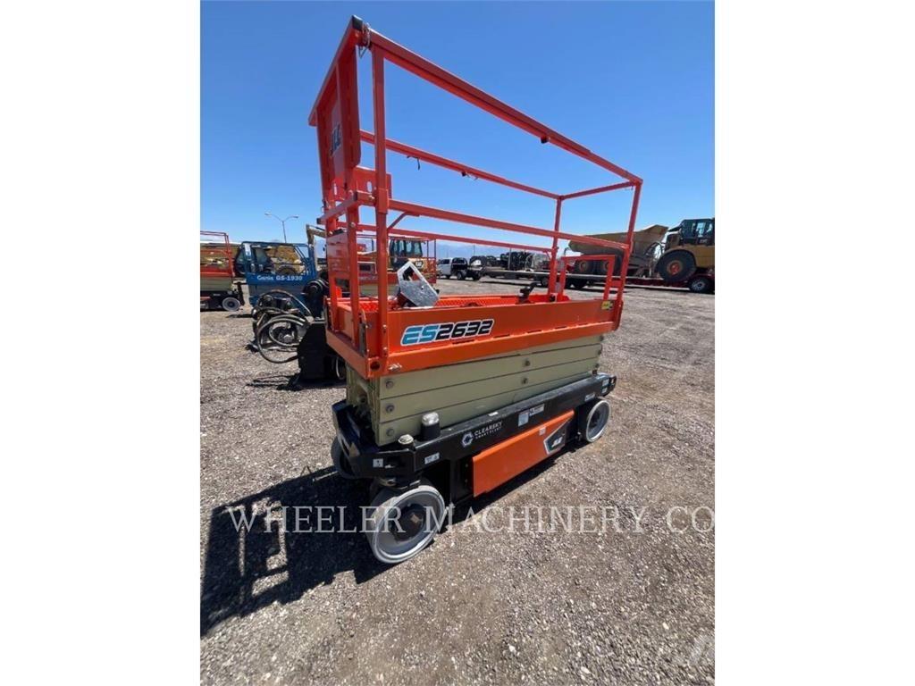 JLG ES2632 Saksilavat