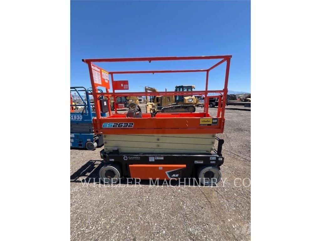 JLG ES2632 Saksilavat